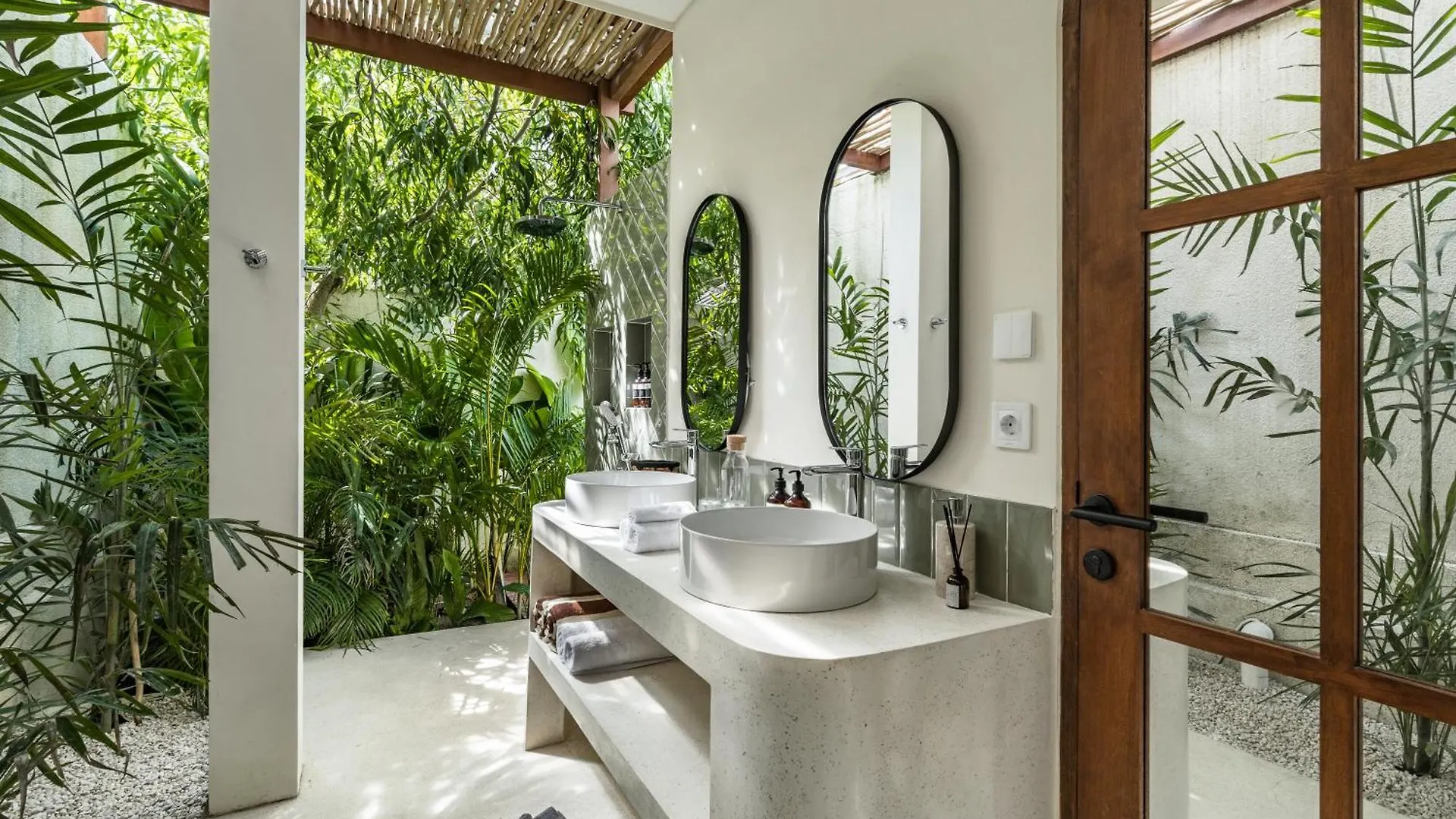 Villa Mansica By Balisuperhost Uluwatu 0*,  Indonesien